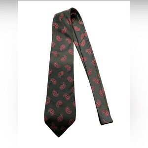 Halston III Men’s 100% Italian Silk Tie Green Red Paisley Made in USA Vintage